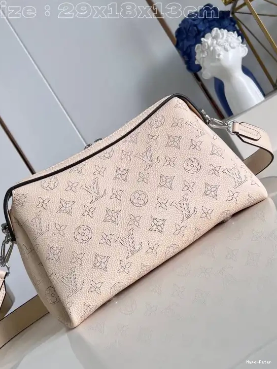 29 18 All It - LOUIS Hand PM 13CM x VUITTON x 0624